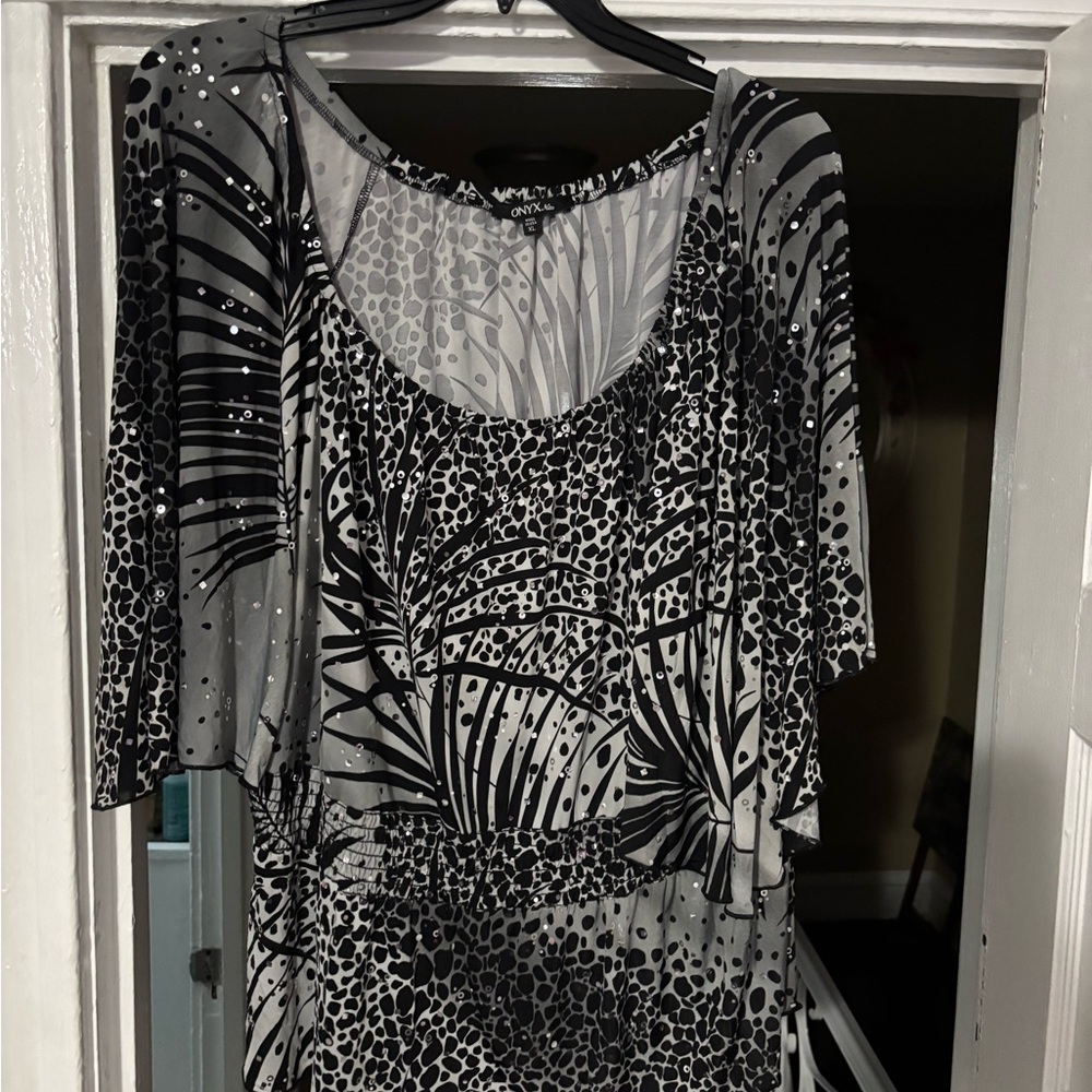 Chic Black and Gray Patterned Dress